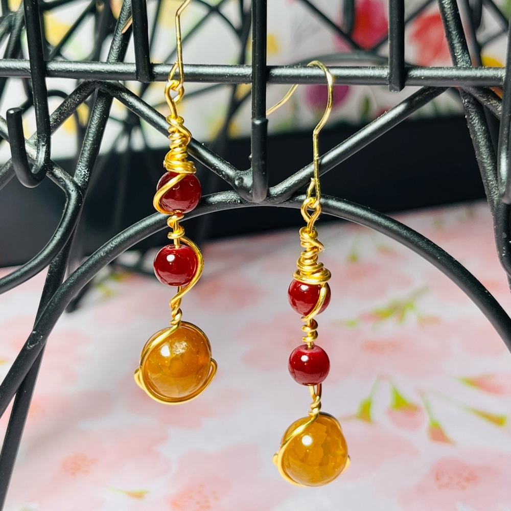Scarlet King Earrings 🌹